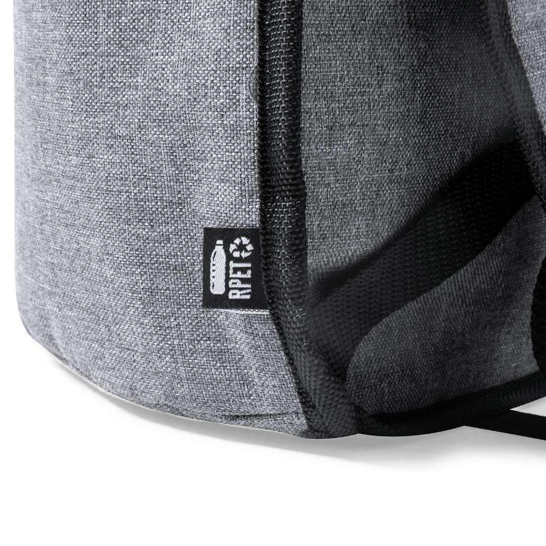 Mochila nevera gris 21L sostenible con acabado RPET resistente