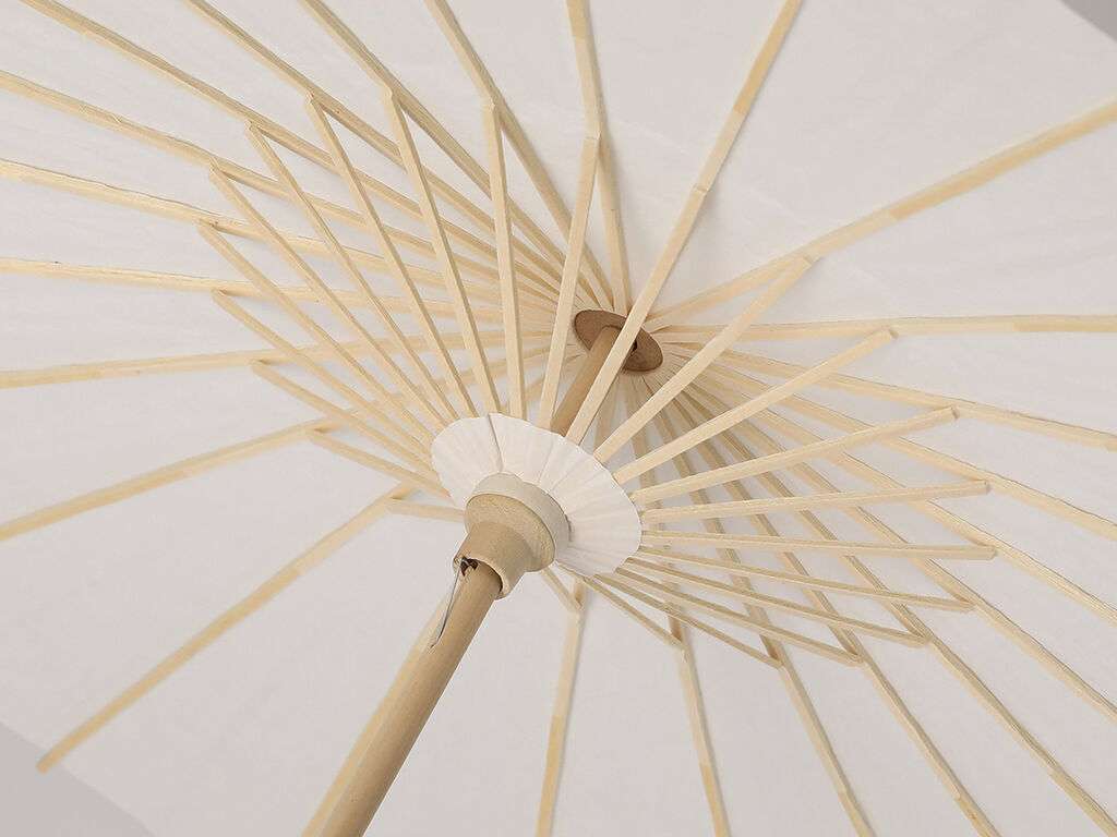 Sombrilla de madera y tela Zalea con mango natural resistente