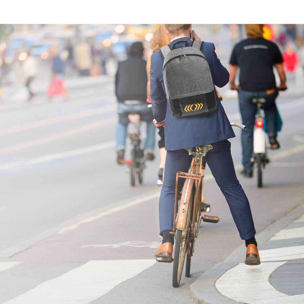 Mochila Almalux® con Indicadores Luminosos: Innovación y Comodidad, Bicicleta, Patinete