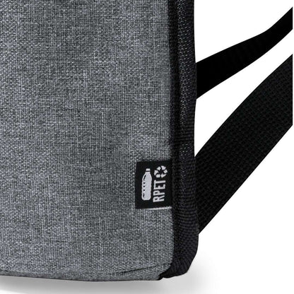 Mochila nevera gris 21L sostenible con acabado RPET resistente