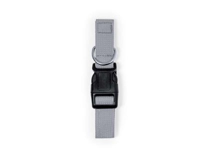 Collar resistente ajustable para mascotas con cierre seguro y accesorio metálico