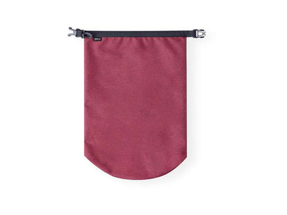 Bolsa impermeable 5L en resistente 300D RPET con mosquetón
