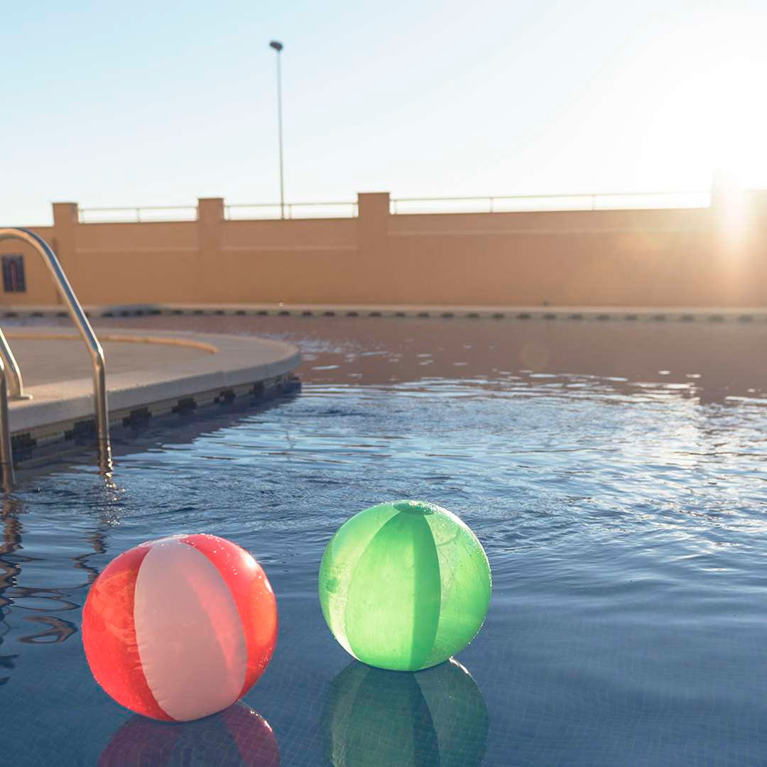 Balón Inflable Zeusty bicolor en PVC, diseño único y resistente