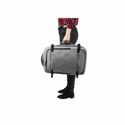 Mochila porta documentos Almalux® con bolsillo antirrobo y conexión USB para carga de dispositivos móviles