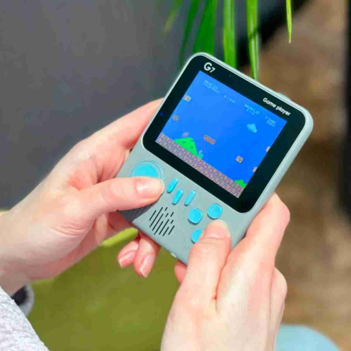 Consola Almalux® G7 con 666 juegos clásicos Retro: Pantalla grande de 3 - 5 pulgadas y conectividad a TV