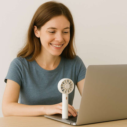 Ventilador de Mano Turbo Mini Almalux® HX-F368 – Alta Velocidad, Pantalla Digital Inteligente, Recargable por USB-C