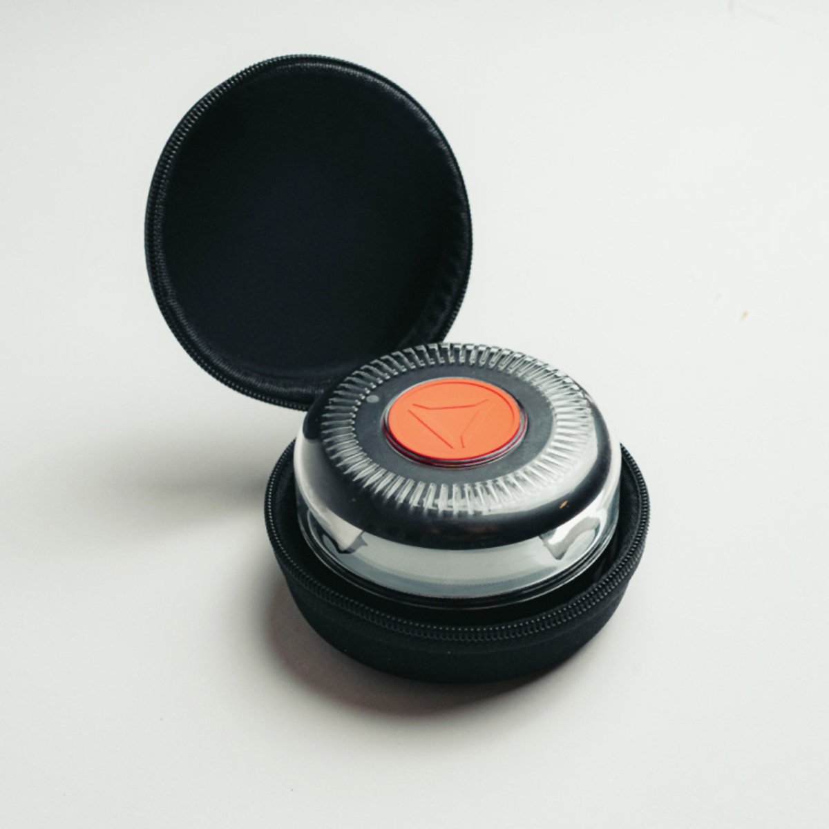 Luz de Emergencia Almalux®, Baliza V16 Geolocalizada – Seguridad y Visibilidad en la Carretera - Con funda protectora