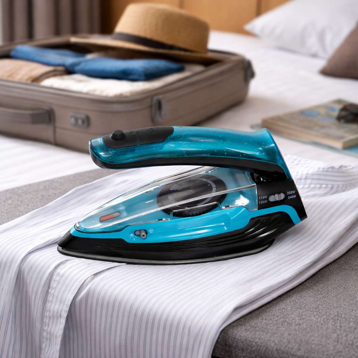 Plancha de Viaje Almalux® 1100W Plegable con Vapor Vertical, Suela Antiadherente de Teflón, Voltaje Dual y Depósito 9 ml Compacta y Portátil