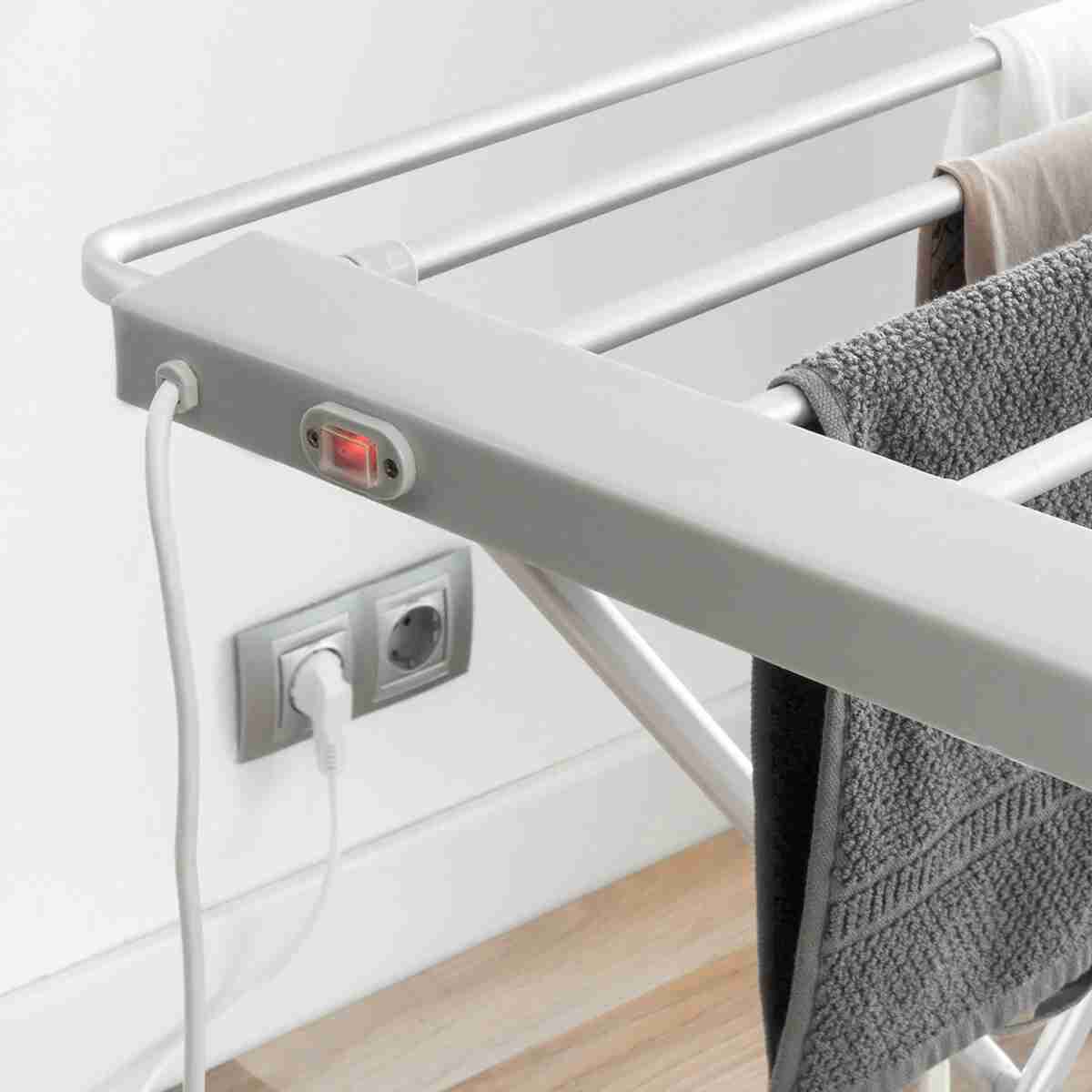Tendedero Eléctrico Calefactable Plegable Almalux® de 6 Barras